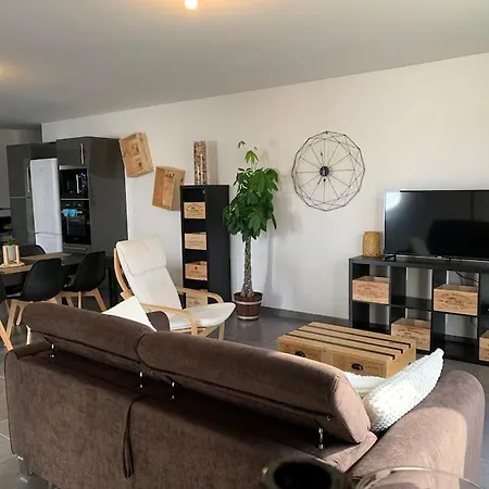 Holiday home Chai Margaux. Maison 6 Pers Au Coeur Des Chateaux